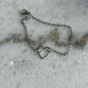 Dainty Silver Heart Bracelet
